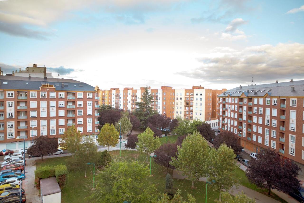 Housingleón - San Marcos con garaje Apartamento Exterior foto